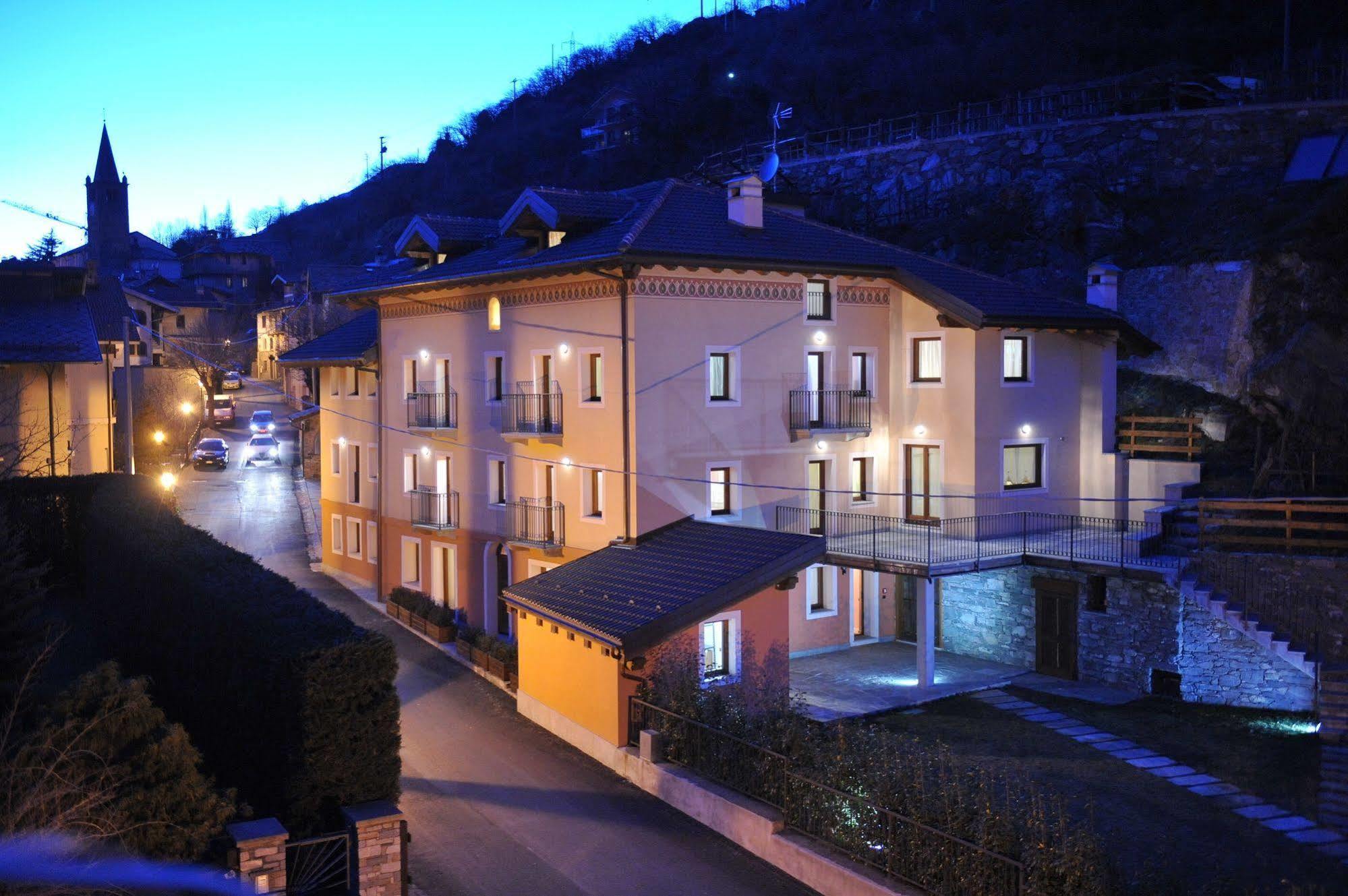 Au Berceau Du Bien-Etre Villa Chambave Eksteriør billede